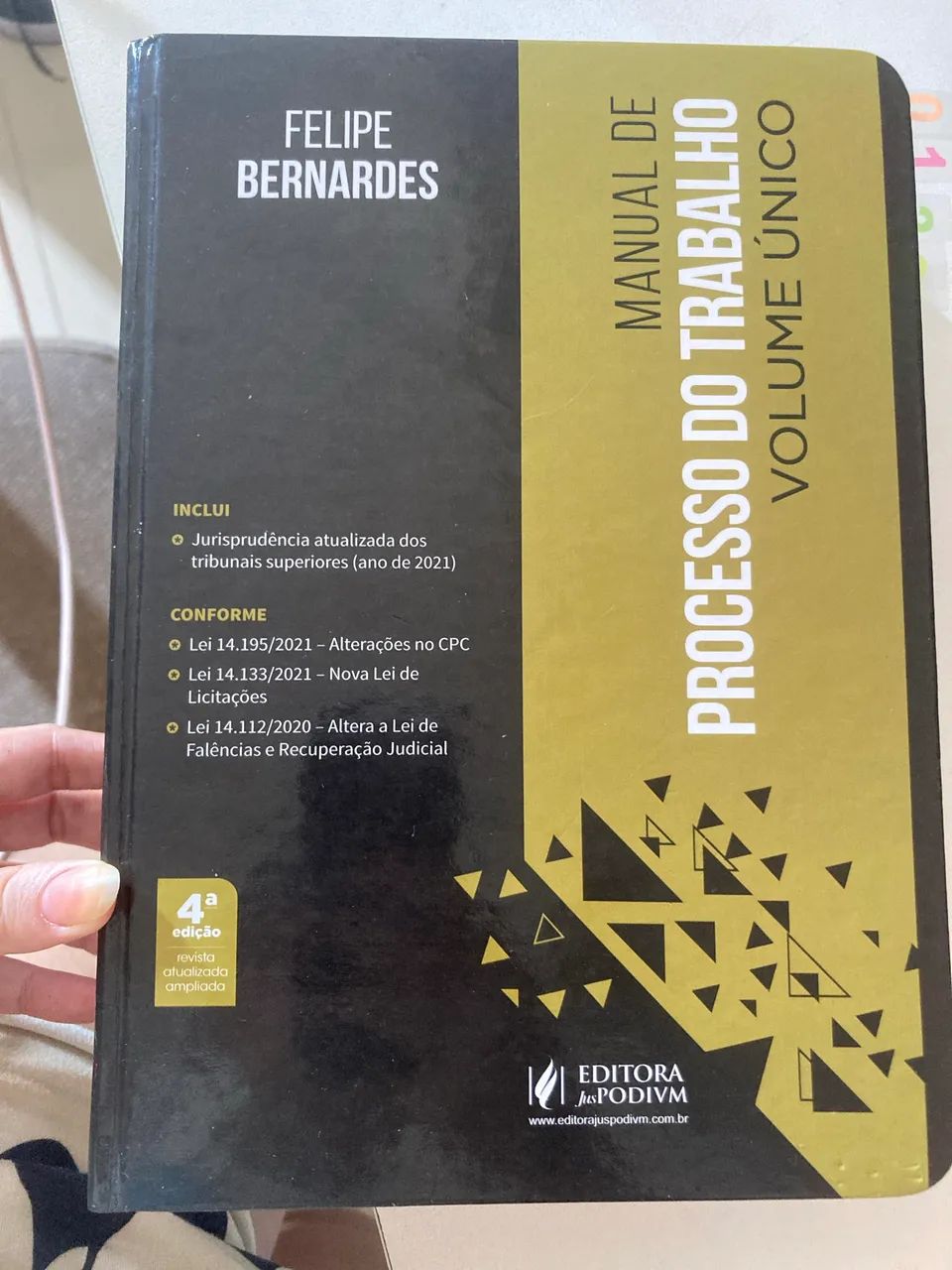 Vendo Livro de Direiro Processual do Trabalho 