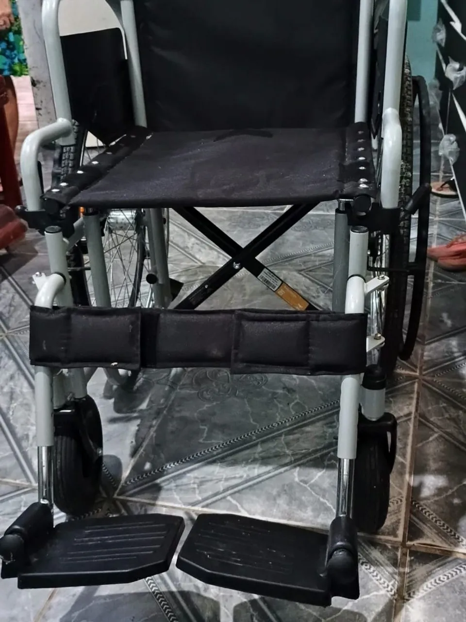 Pra vender logo cadeira de roda Nova 700 reais