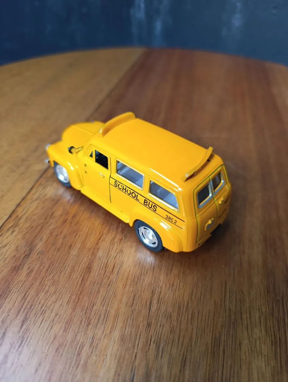 Miniatura de ônibus escolar DIECAST 1:36 Kinsmart - Foto 5