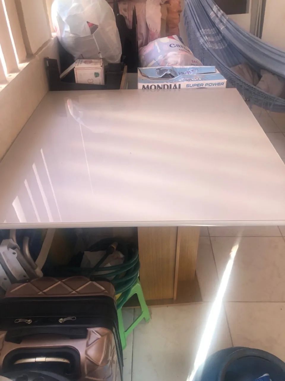 VENDO/TROCO MESA TAMPO DE VIDRO POUCO USADA! OBS: MESA SEM CADEIRAS - Foto 2