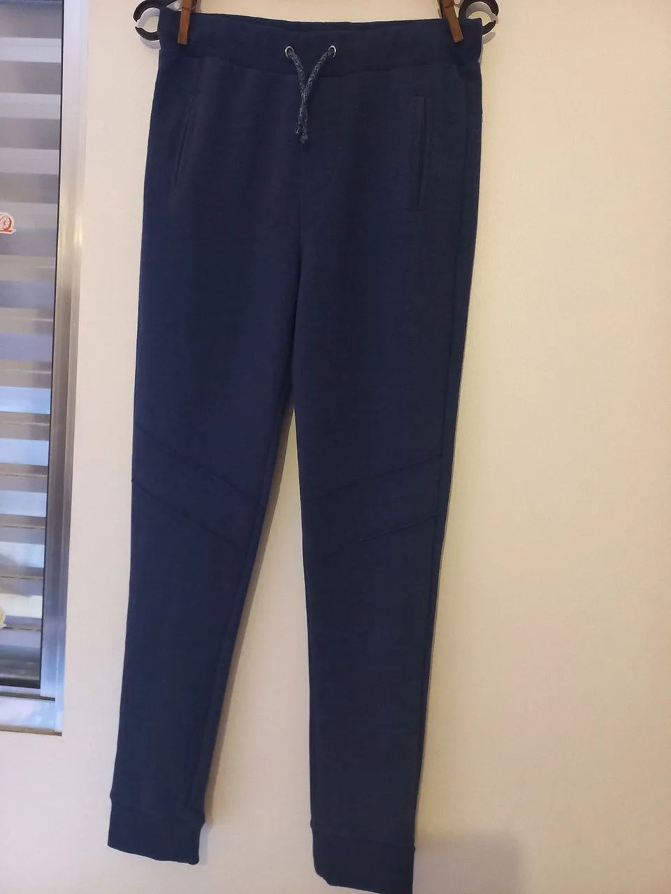 Calça de Moletom Masculina Azul. Tamanho 12 anos.