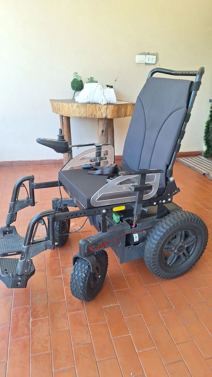 Cadeira de rodas Motorizada Ottobock B400 - Foto 2