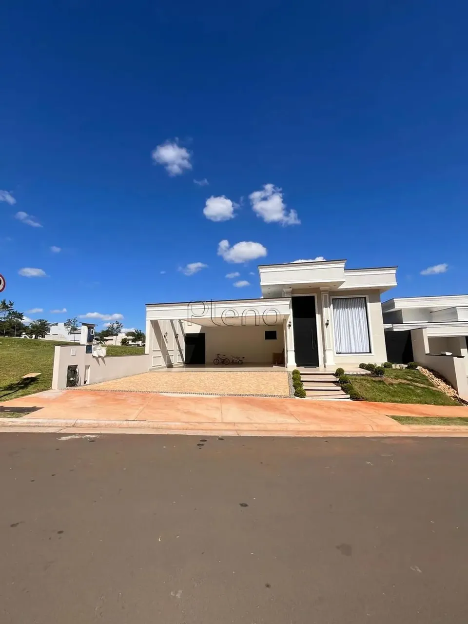 Casa à venda em Jaguariúna, Tanquinho Velho, com 3 suítes, com 256 m²