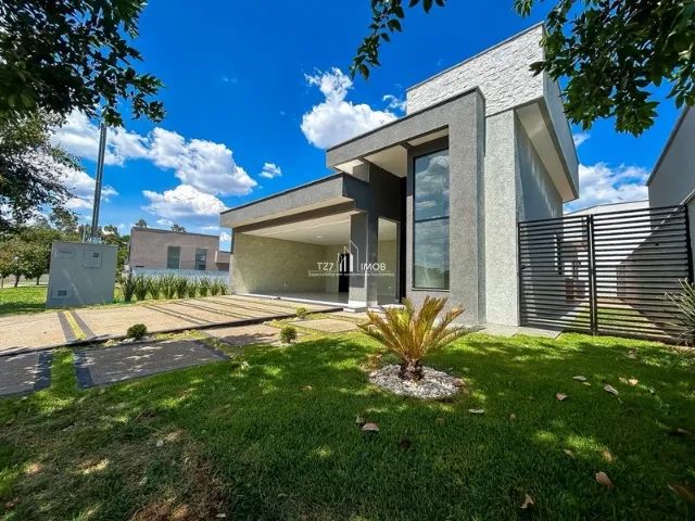 Excelente casa térrea com 3 suítes Sendo uma master com Armários. - Foto 2