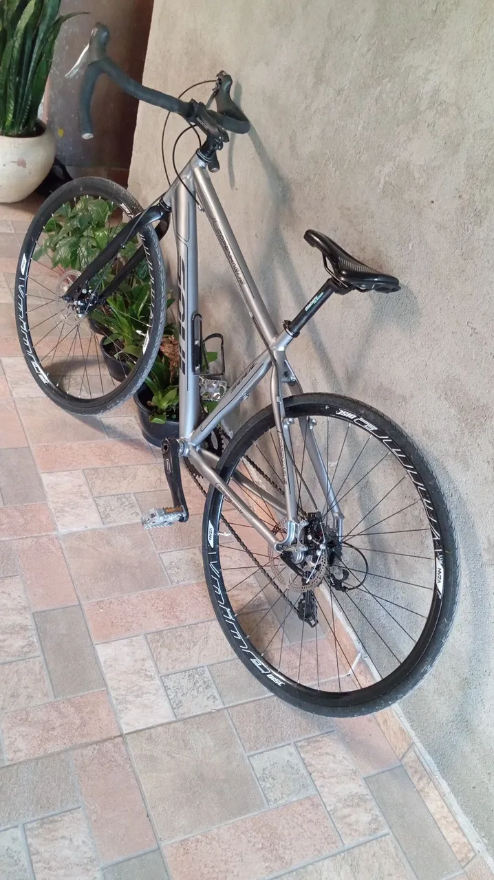 Bicicleta Speed com Freio a Disco