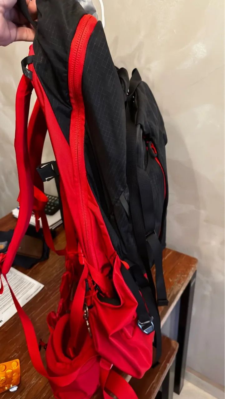 Mochila para trilha praticamente zerada. Original The Nort Face - Foto 5