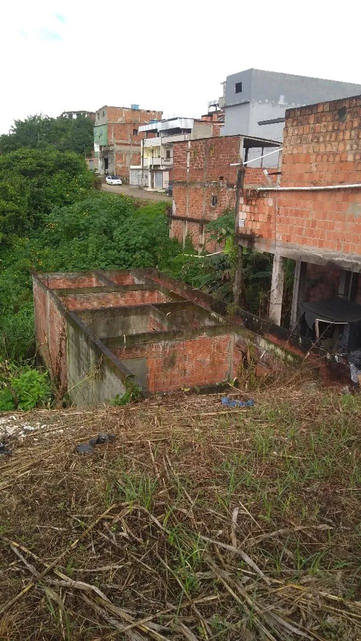 Terreno com uma construção inicial - Foto 2