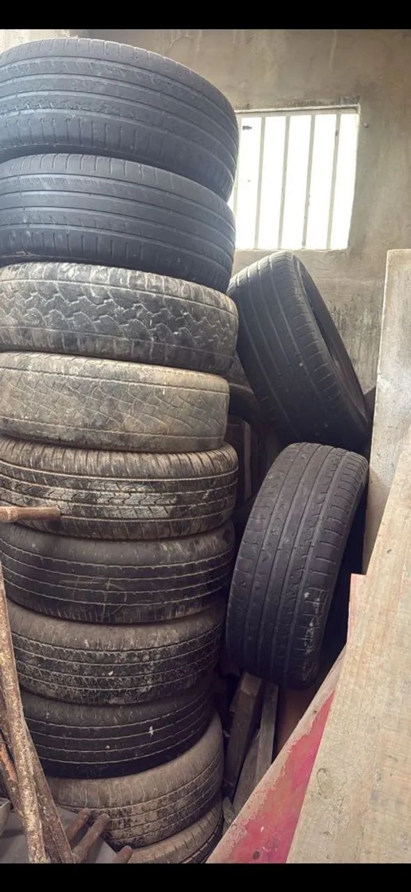 Vendo 12 Pneus 265/60/18 Ótimos