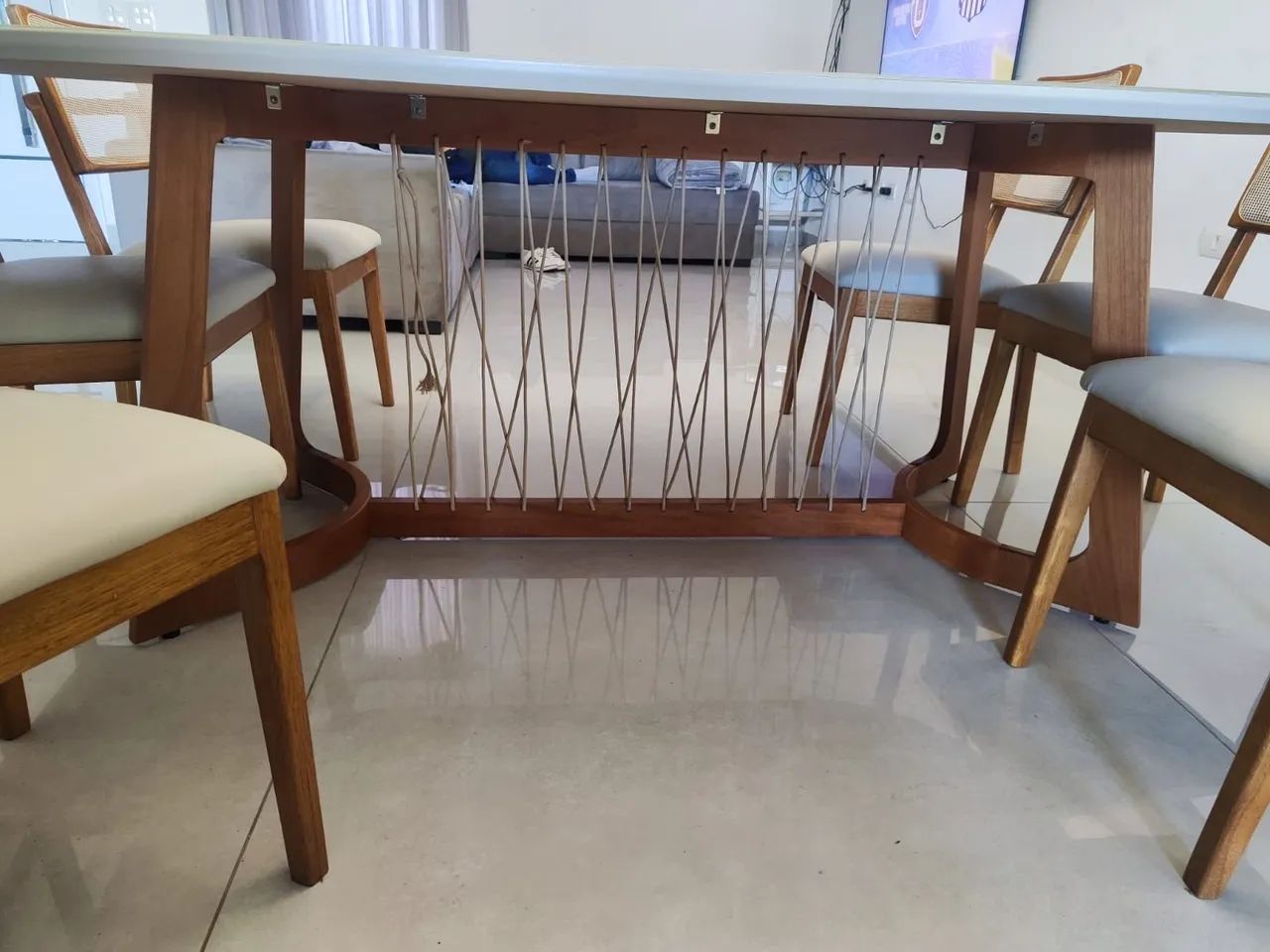 Mesa em Madeira + 6 Cadeiras em Madeira - Foto 2