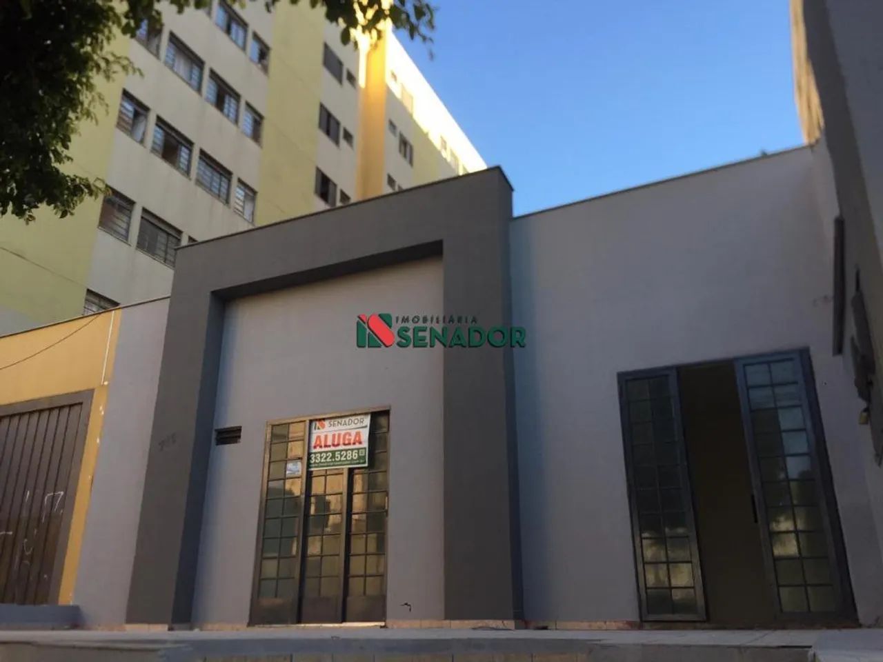 Salão à venda e para alugar em Londrina, Centro, com 59.42 m²