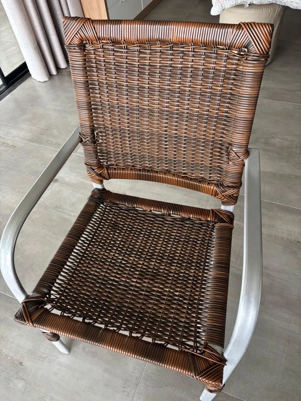 Mesa com 4 cadeiras 
