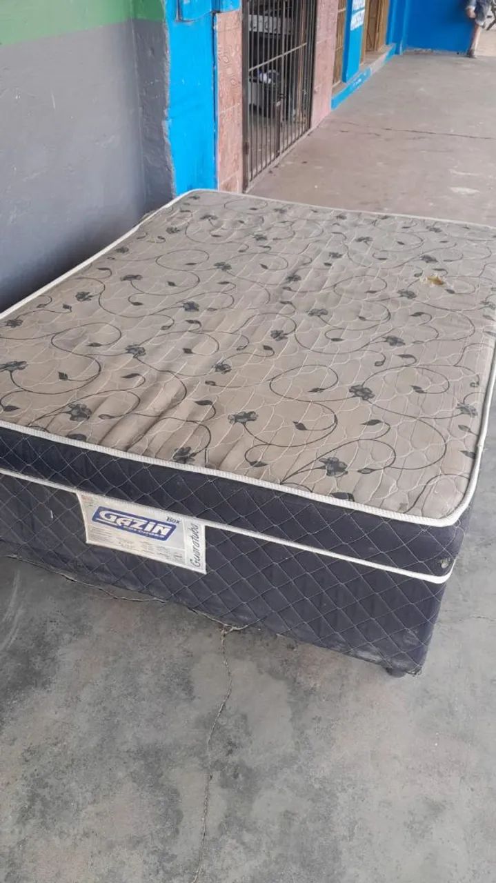 Cama Box de casal espuma. $350