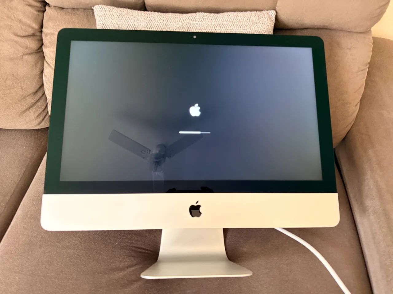 iMac 21,5 polegadas Core i5 16GB 1TB - 2017  - Foto 3