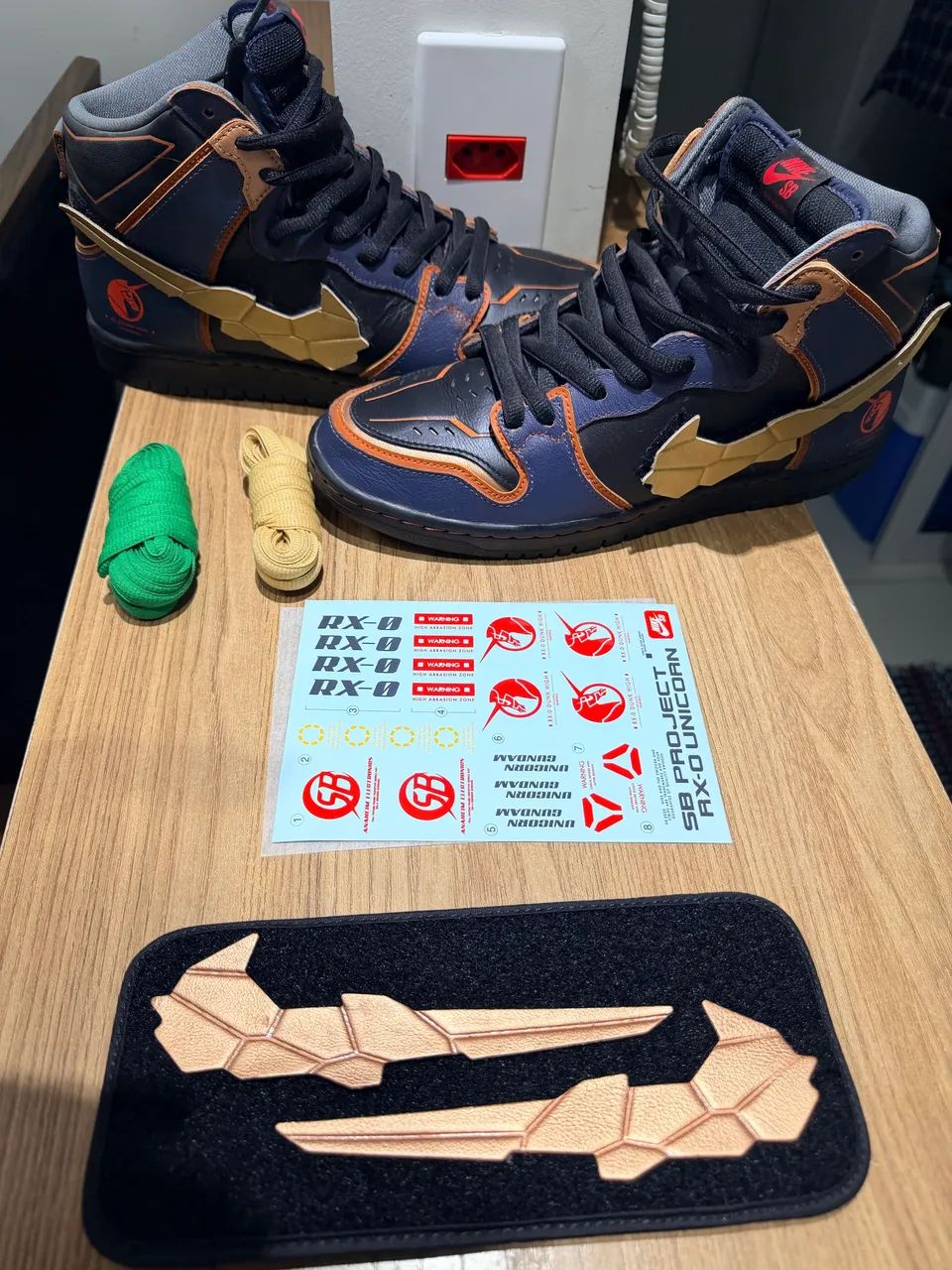 Nike SB Dunk High x Gundam Project Unicorn - Foto 4