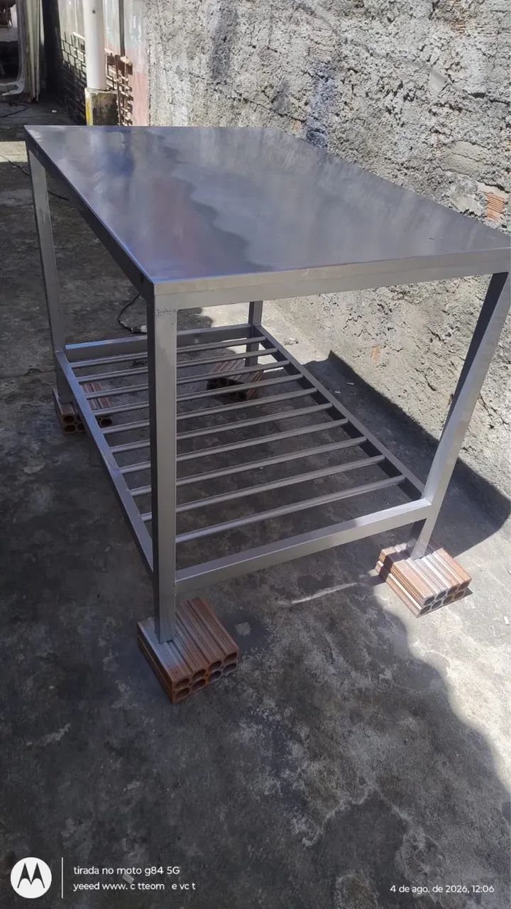 Mesa de ferro com tampo de inox  - Foto 2