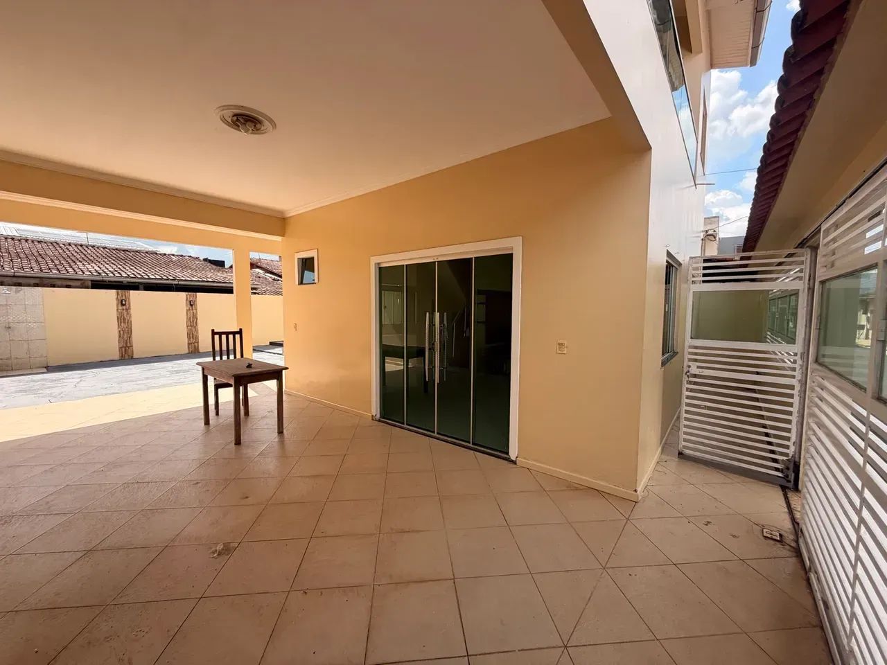 CASA DE 2 andares com 3/4 1 suite e tres vagas - Foto 4