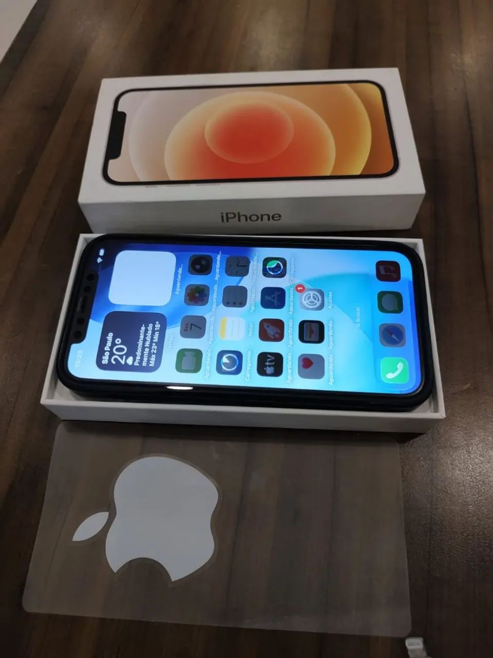 iPhone 12 em ótimo estado 