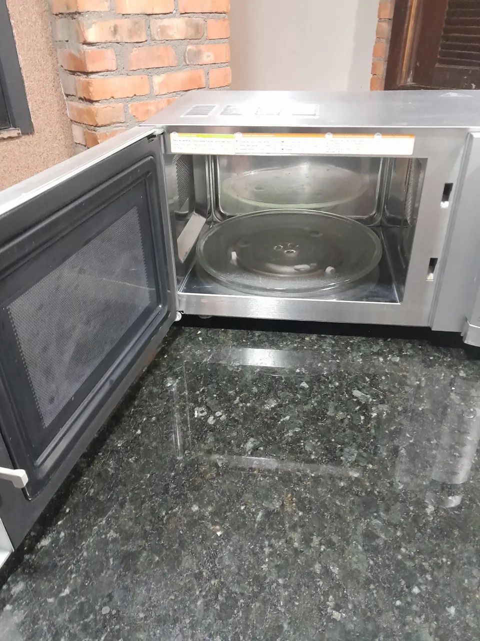 Microondas da marca Mueller 32 litros bem novinho de inox - Foto 5