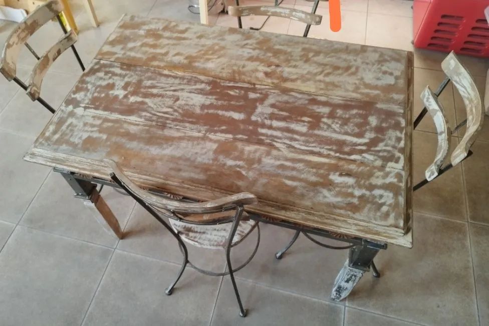 Mesa com quatro cadeiras rústica 1,20x0,80 - Foto 2