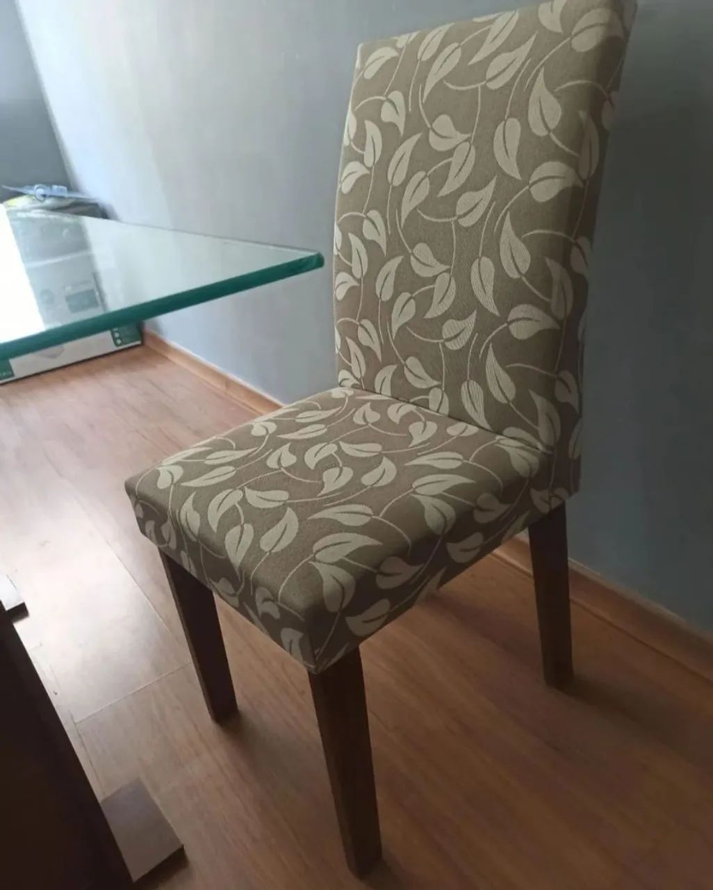 Mesa de vidro com 6 cadeiras  - Foto 3