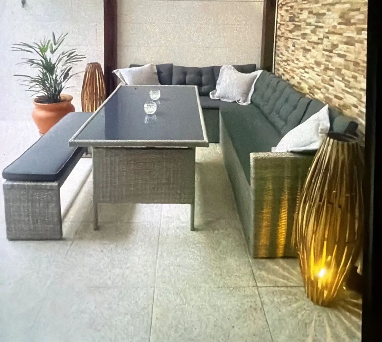 Jogo de sofá com Mesa Varanda 