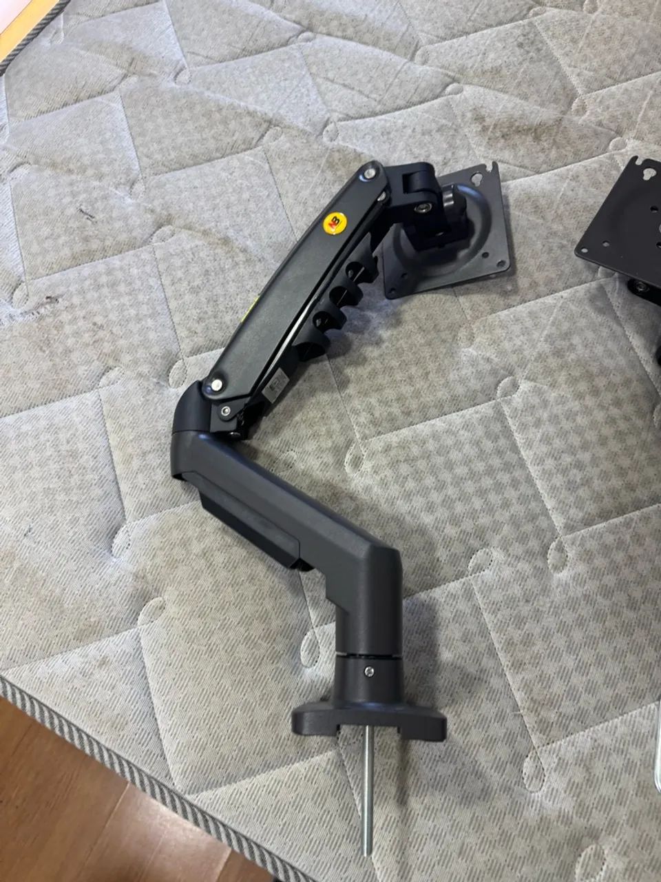 Suporte articulado para dois monitores e 1 notebook  - Foto 4