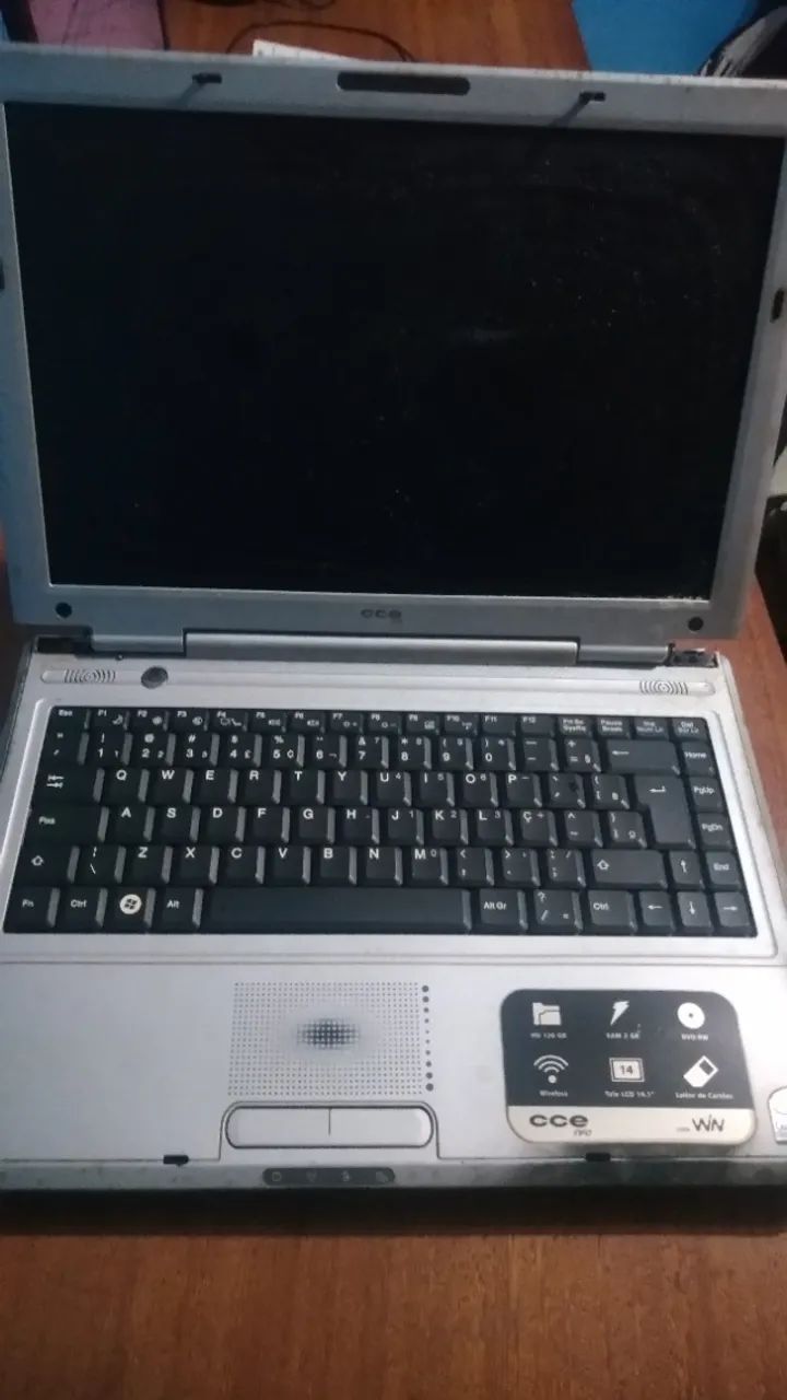Notebook CCE Win W93 + Carregador E Manual (Para Peças / Sem bateria) - Foto 2