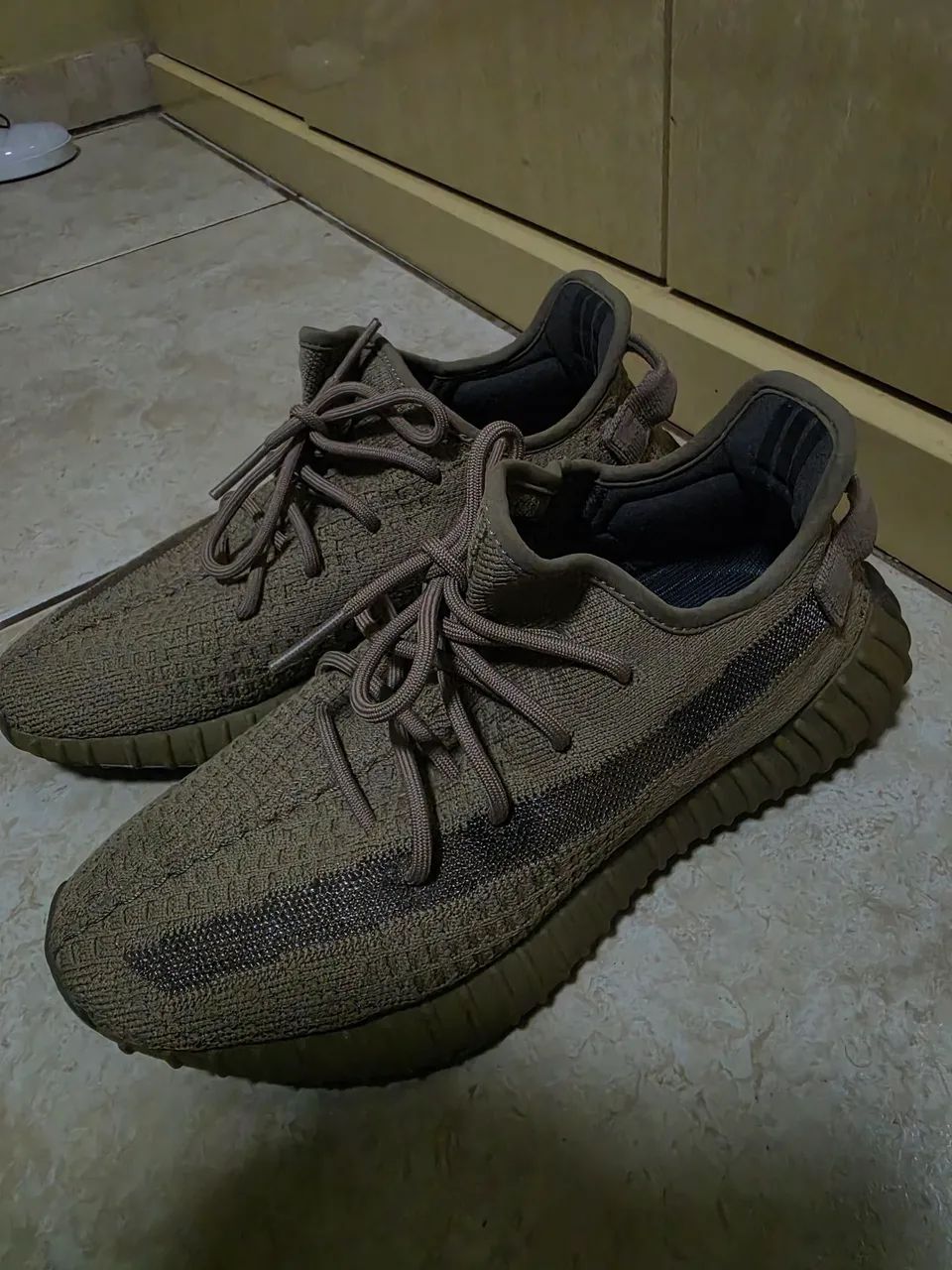 Tenis adidas Yeezy Boost 350 V2 Earth. 