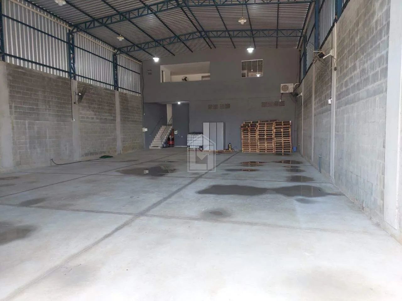 GALPÃO Á VENDA EM CARIACICA  360 m² DE ÁREA