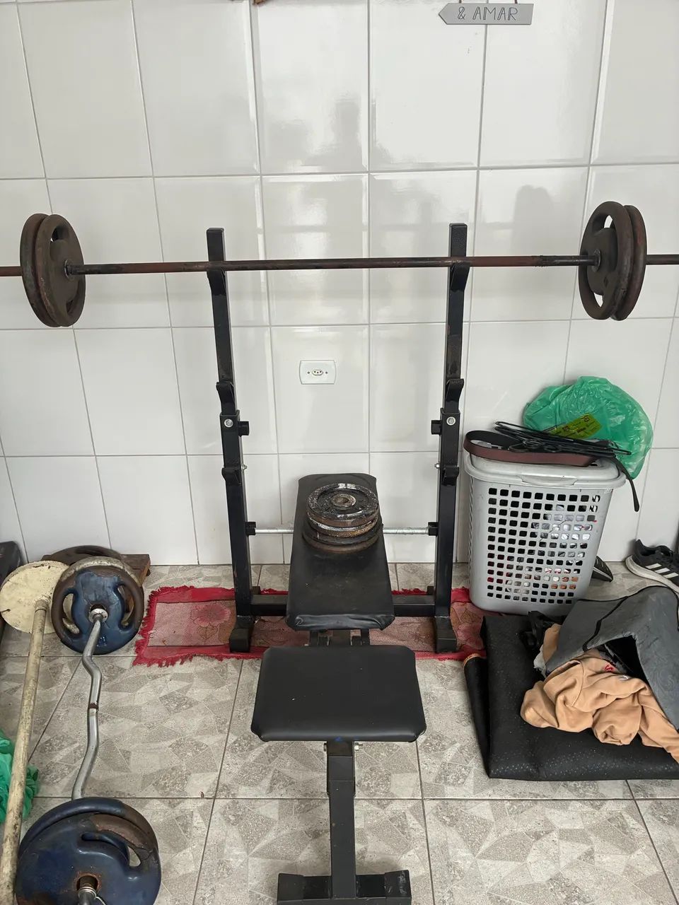 Mesa Supino Completa + Barra + 40 Kg de Anilhas