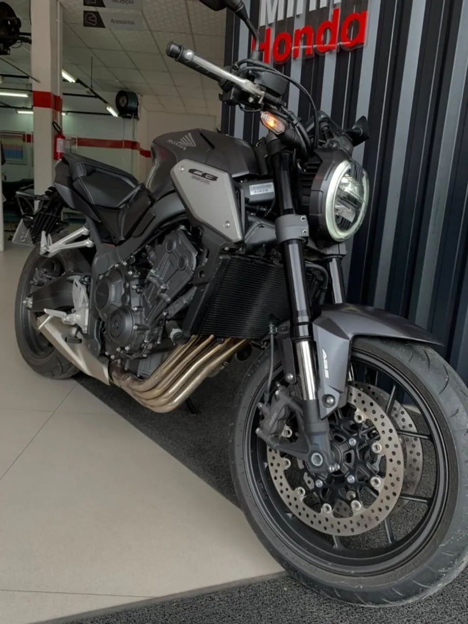 CB 650R 2024 - Foto 3