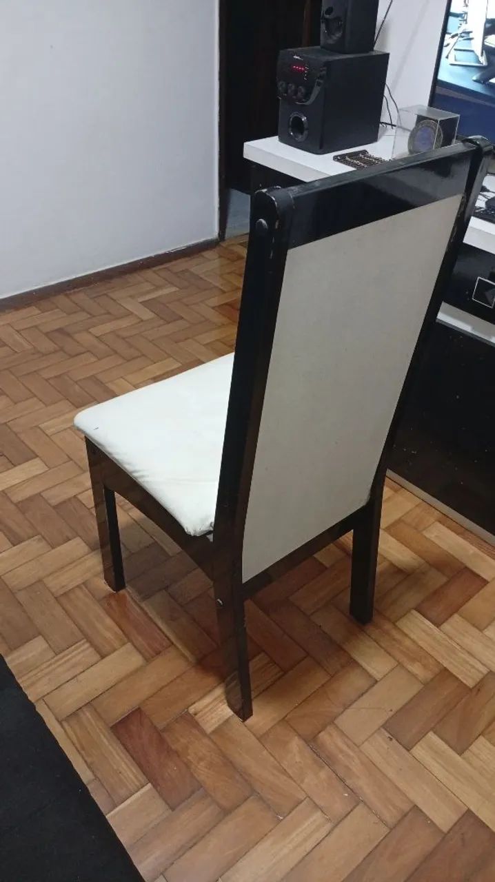 As 2 Cadeiras por R$ 150,00 reais para mesa de Jantar!!  - Foto 3