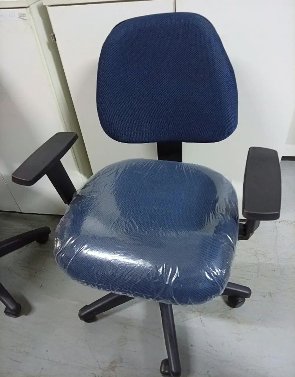 Cadeira Executiva Flexform - Sob Encomenda - Foto 5