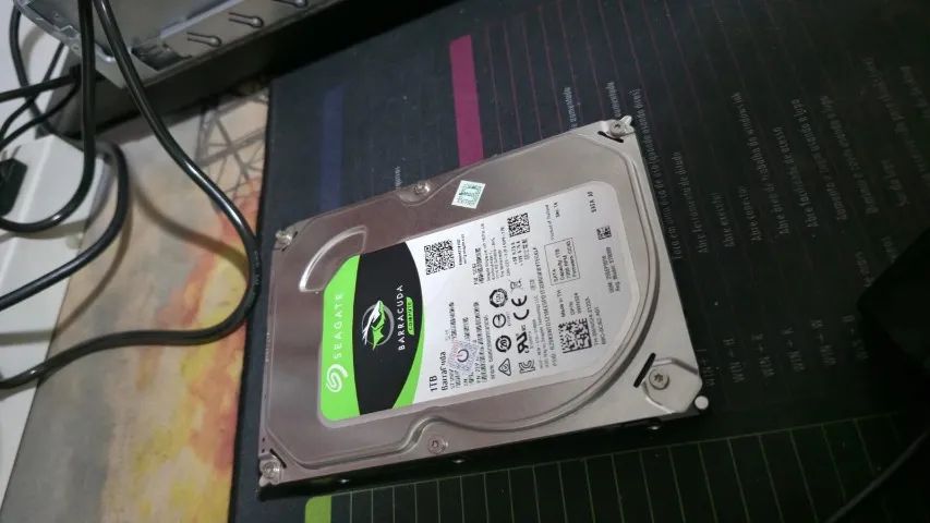 HD 1TB Seagate Grande para PC ou DVR Usado - Foto 3