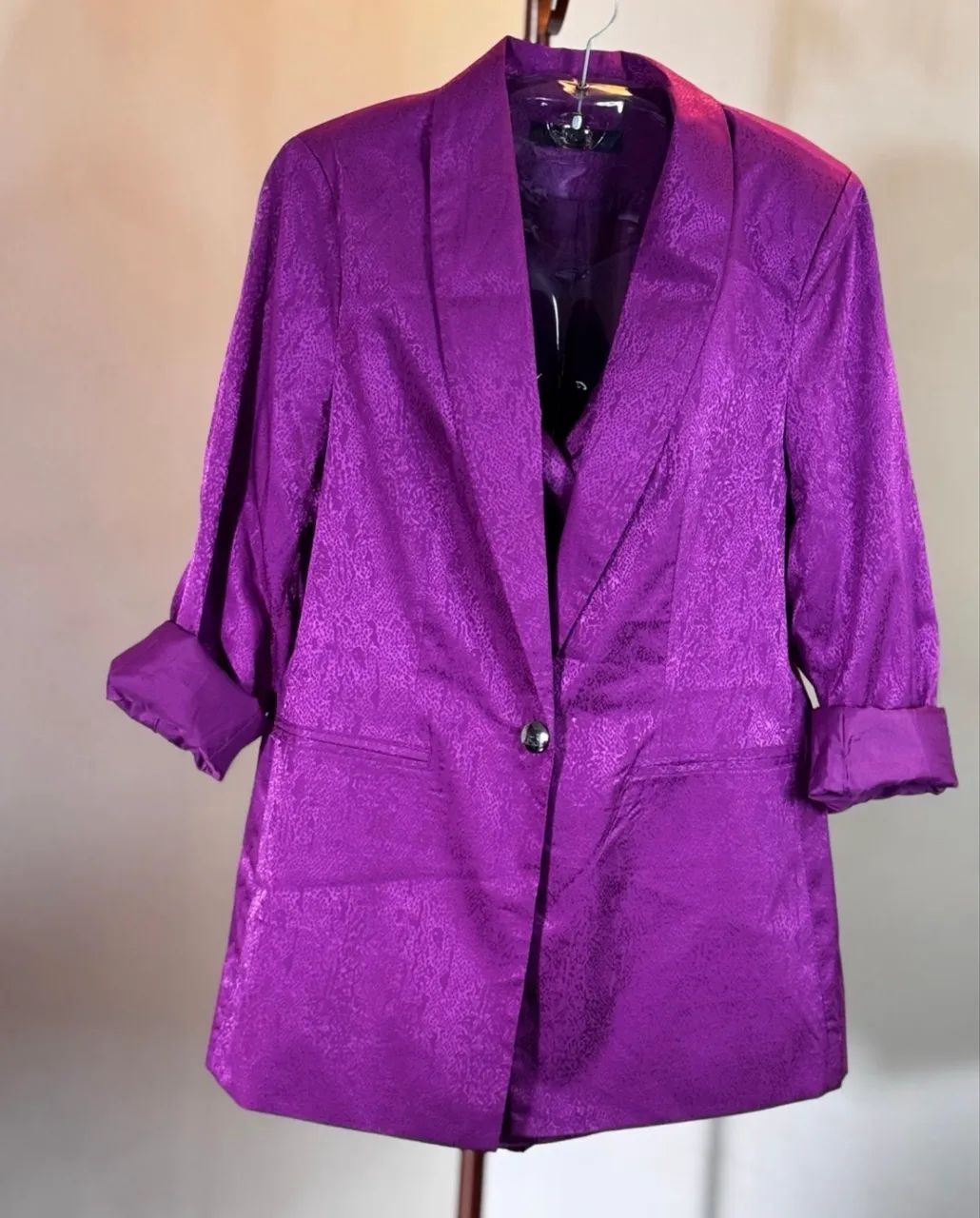Conjunto de alfaiataria macacão curto com blazer  - Foto 3