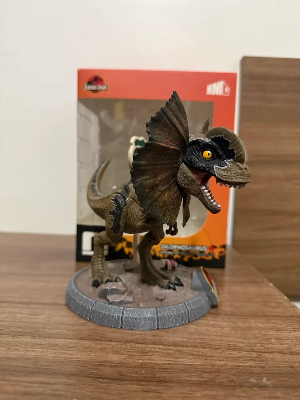 Jurassic park dilophosaurus iron studios minico 