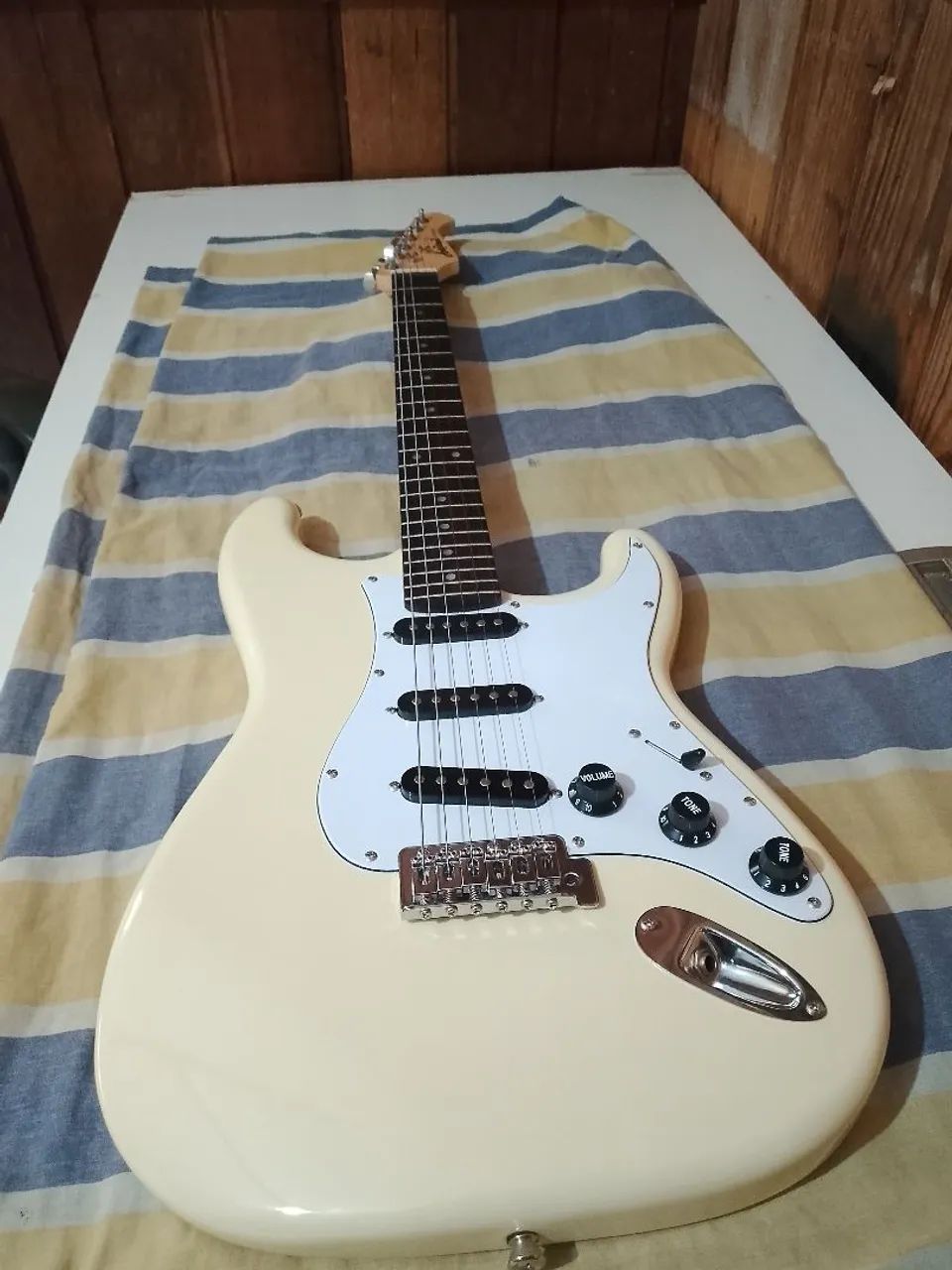 Guitarra AriaPro 2 STG-003 SPL/Vanilla White. - Foto 5