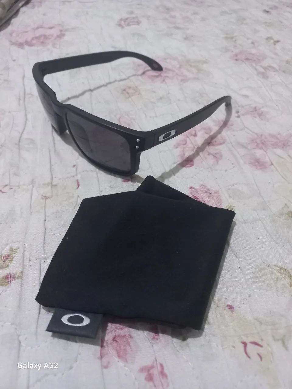 Vendo 2 óculos oakley original  - Foto 2