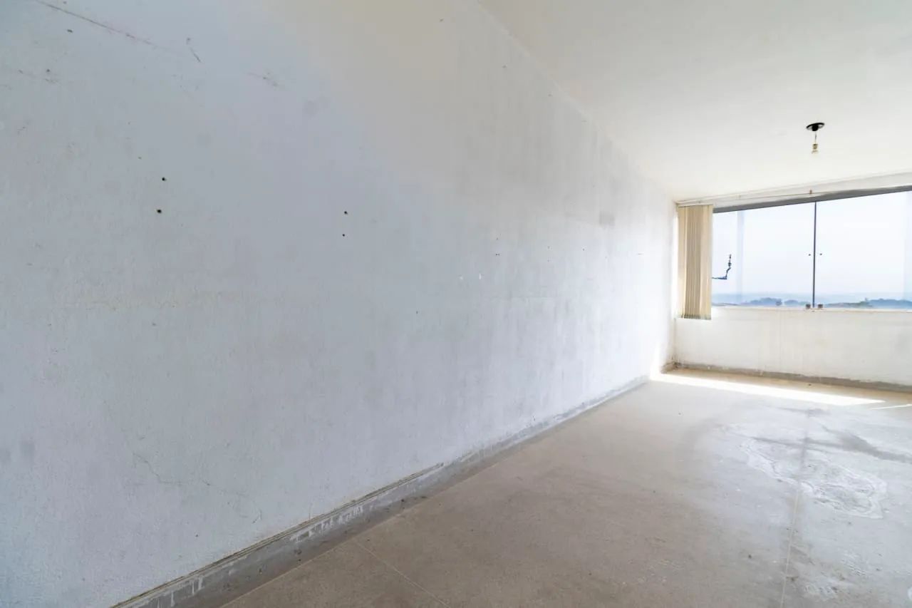 Sala comercial na Avenida Rio Mirivaí, 23 - sala 15  30 m²