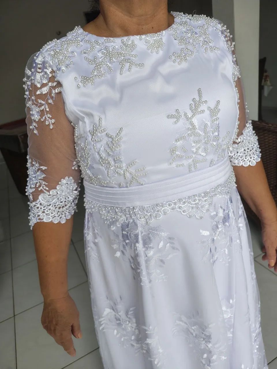Vestido de casamento branco com pedraria e renda - Foto 2