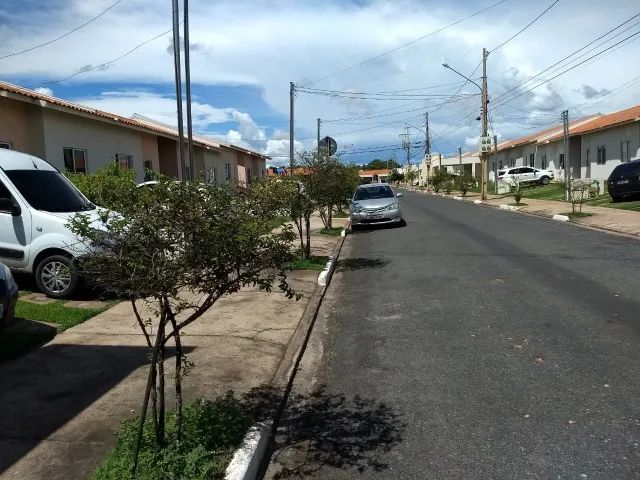 Alugo casa
