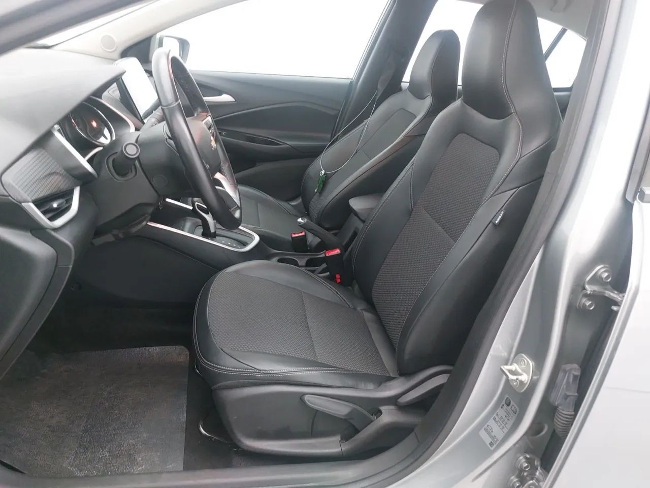 Chevrolet Onix Plus LTZ 1.0 12V TB Flex Aut. 4P, foto 16 de 18