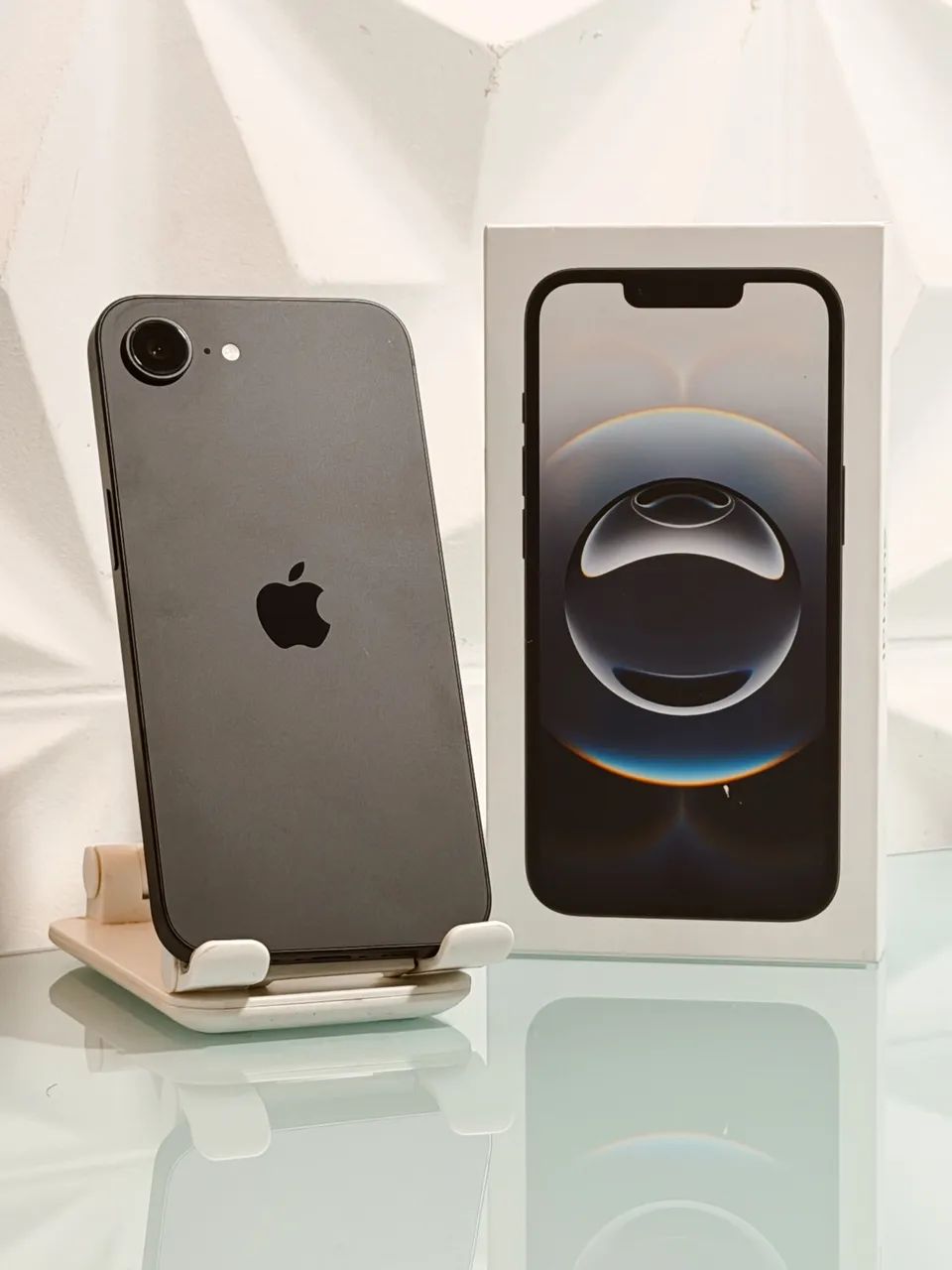 iPhone 16e