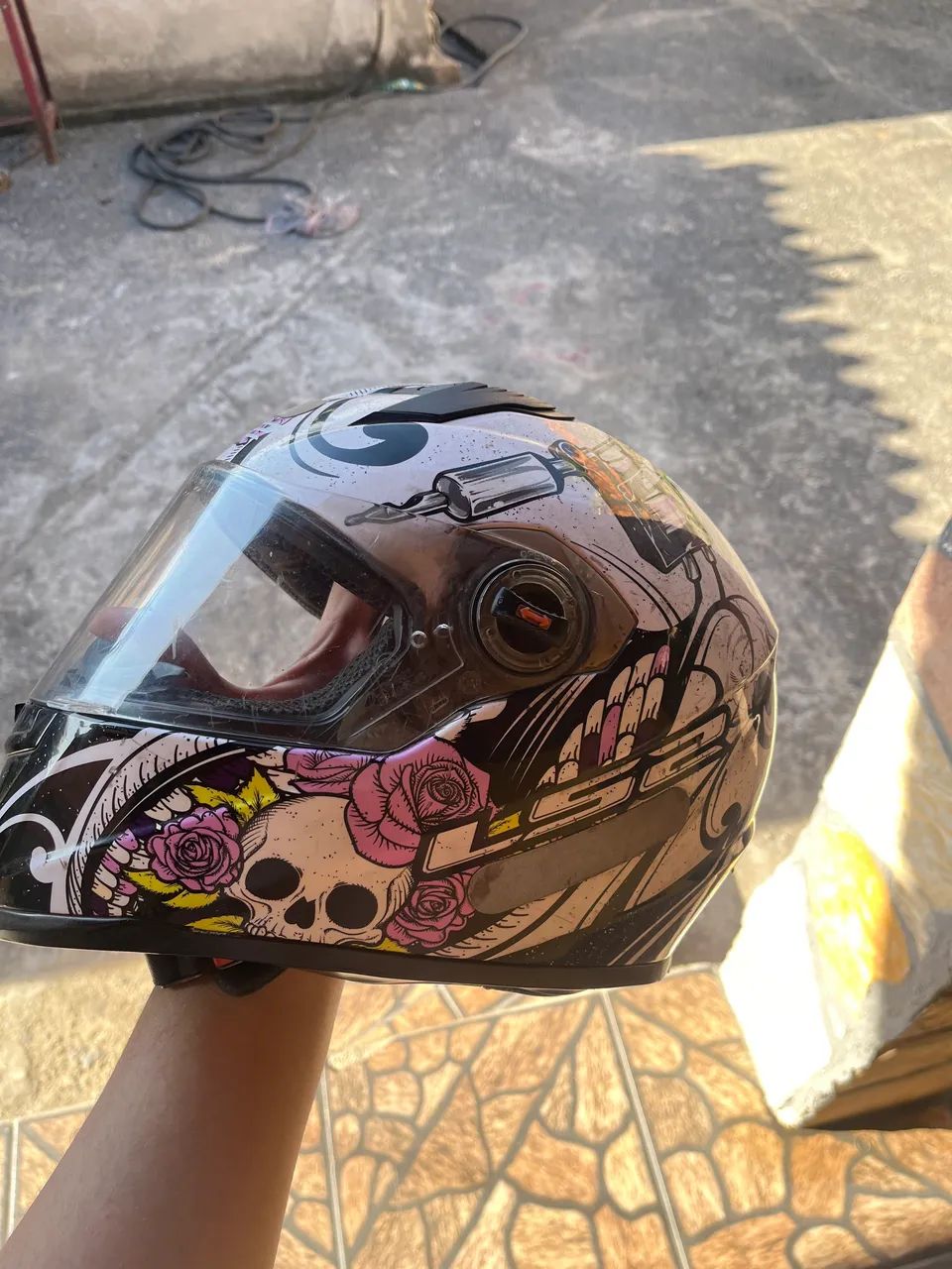 Vendo ls2 feminino usado com poucas marcas de uso  - Foto 2