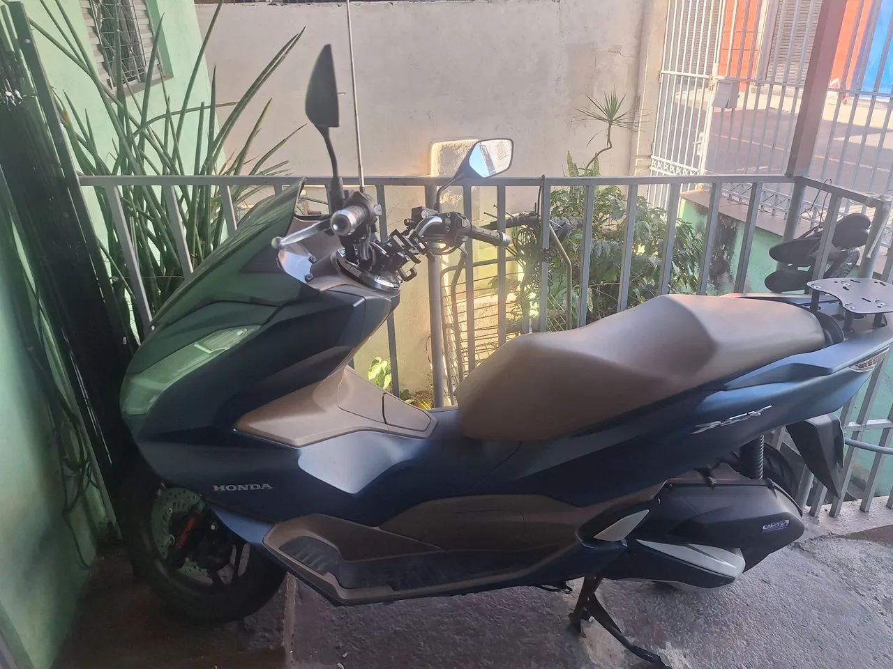 Pcx 2023 dlx  - Foto 3
