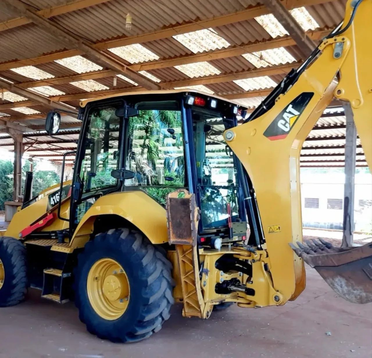 Retroescavadeira Caterpillar 416F2 19/19 - Parcele  - Foto 4