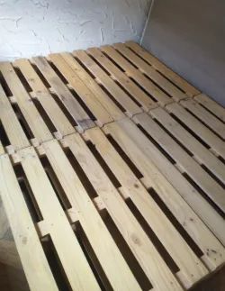 Cama Queem Ortobom + 8 Palletes de madeira  - Foto 5