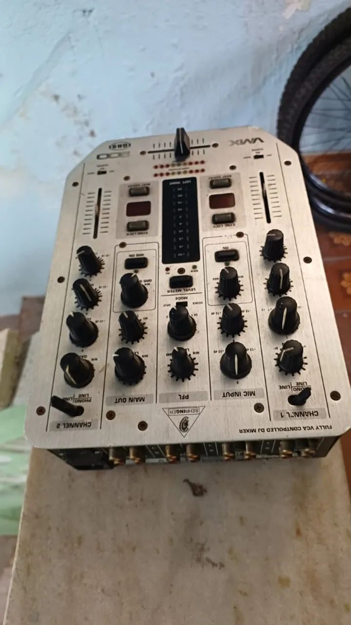 MIXER BEHRINGER VMX 200 - Foto 3
