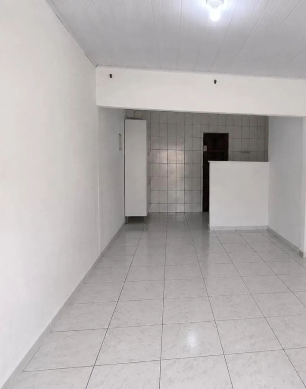 Casa c/ 2 quartos + ponto comercial - Foto 2