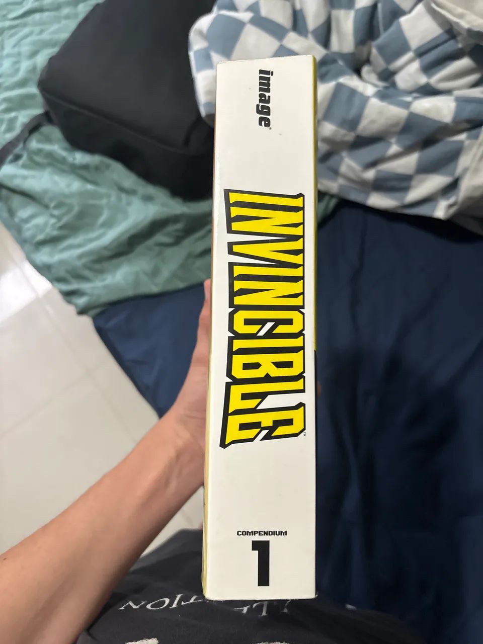compendium invencível 1 em inglês  - Foto 3